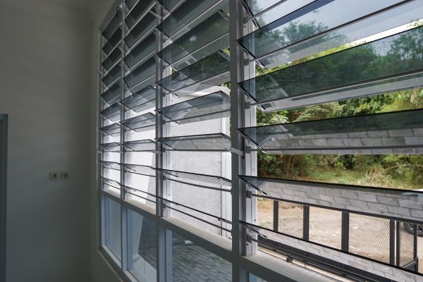 Cost of Jalousie Window Repair in Longview