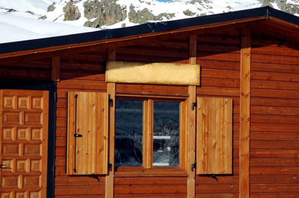 Cost of Cabin Window Repair in Longview